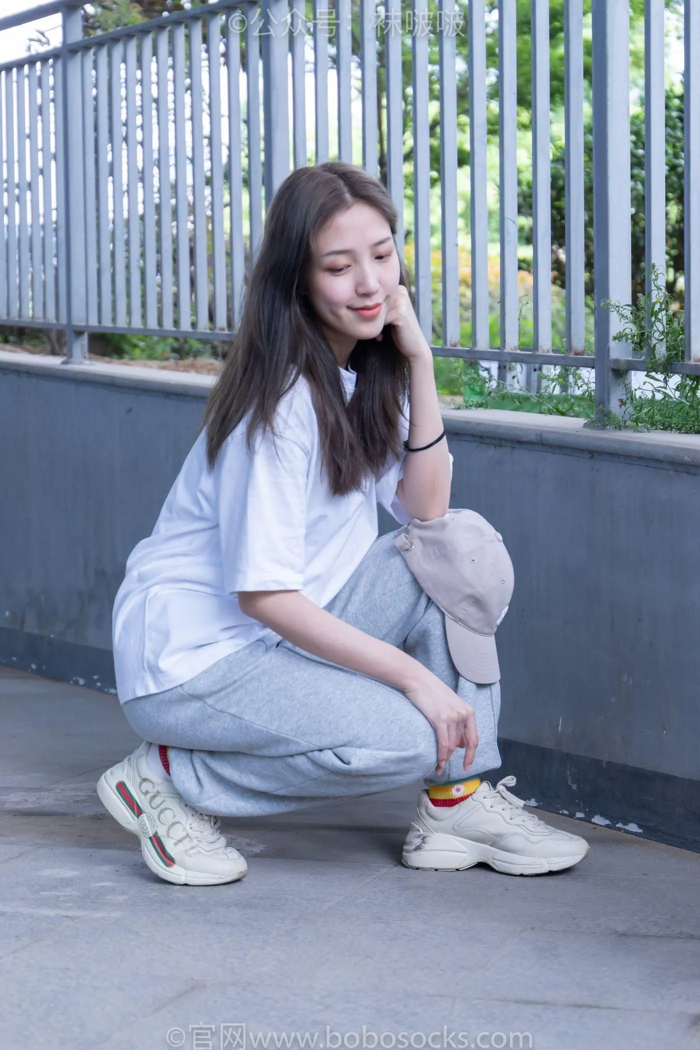 [BoBoSocks袜啵啵]NO.012 泡芙-运动鞋、白棉袜、裸足 [132P]插图4